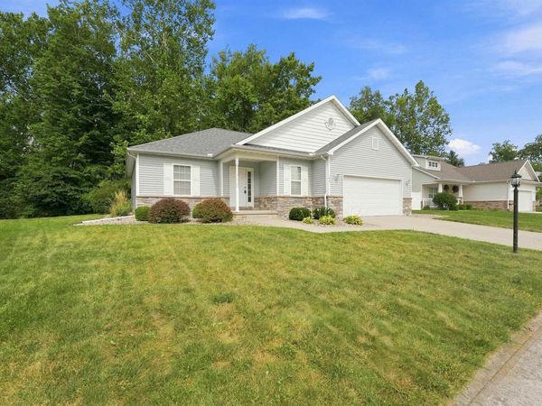 196 Beechnut Court, Warsaw, IN 46582