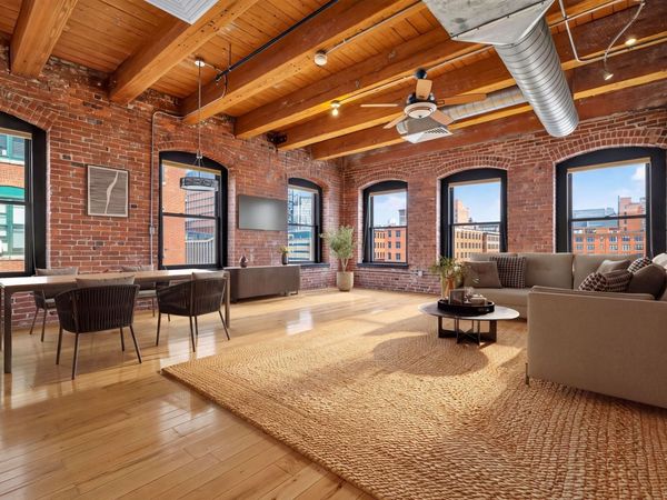 21 Wormwood St, Unit 515, Boston, MA 02210