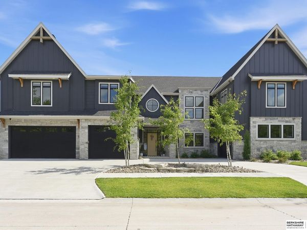 29003 Mary Street, Valley, NE 68064