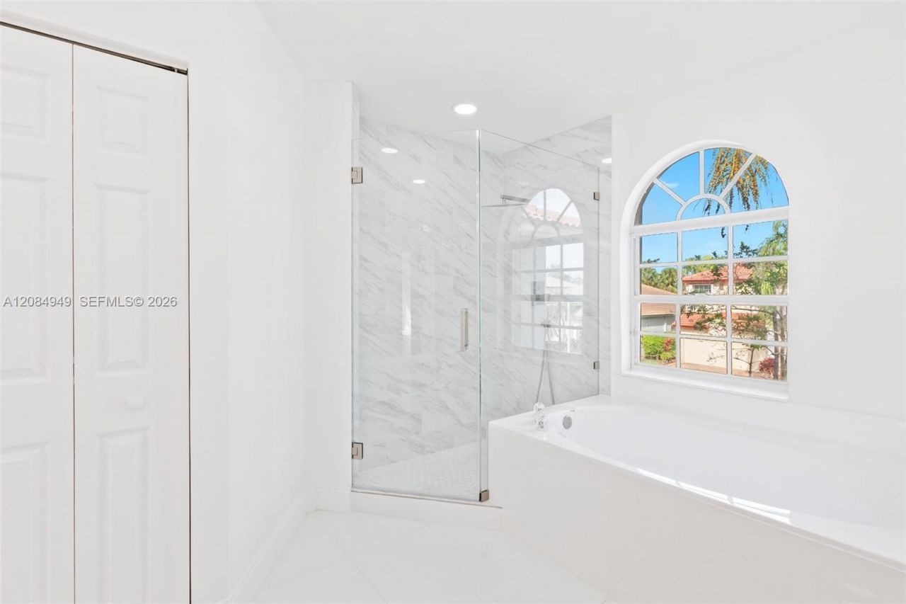 15842 SW 14th St, Pembroke Pines, FL 33027 Photo