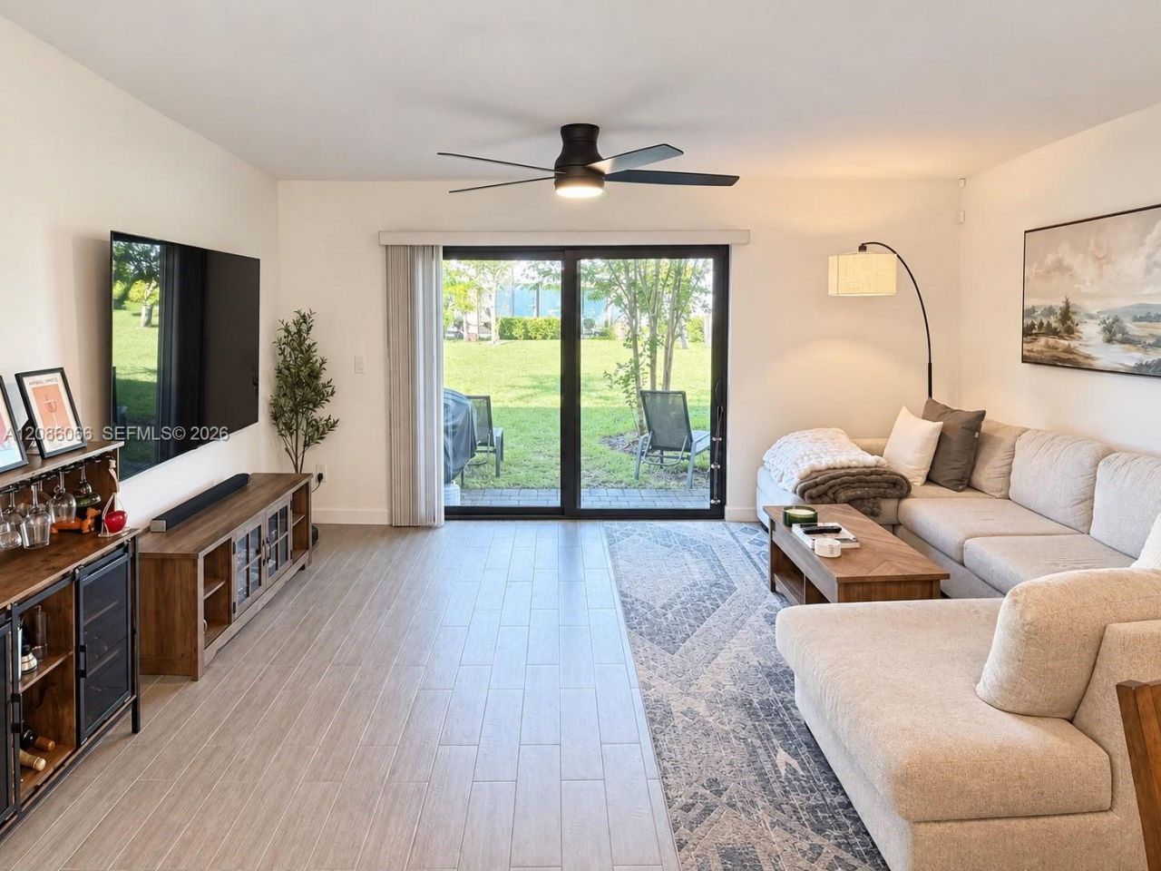 5013 Woods Edge Cir , Riviera Beach, FL 33410 Photo