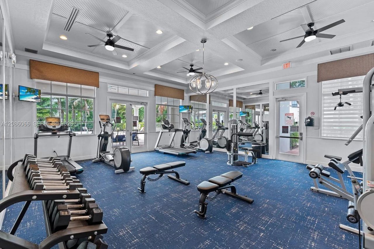 5013 Woods Edge Cir, Riviera Beach, FL 33410 Photo