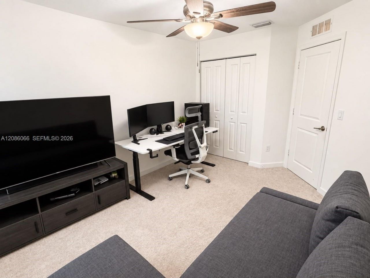5013 Woods Edge Cir , Riviera Beach, FL 33410 Photo