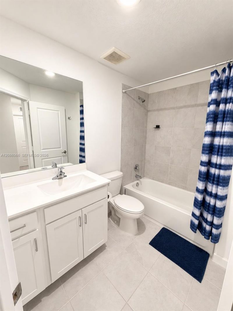 5013 Woods Edge Cir , Riviera Beach, FL 33410 Photo