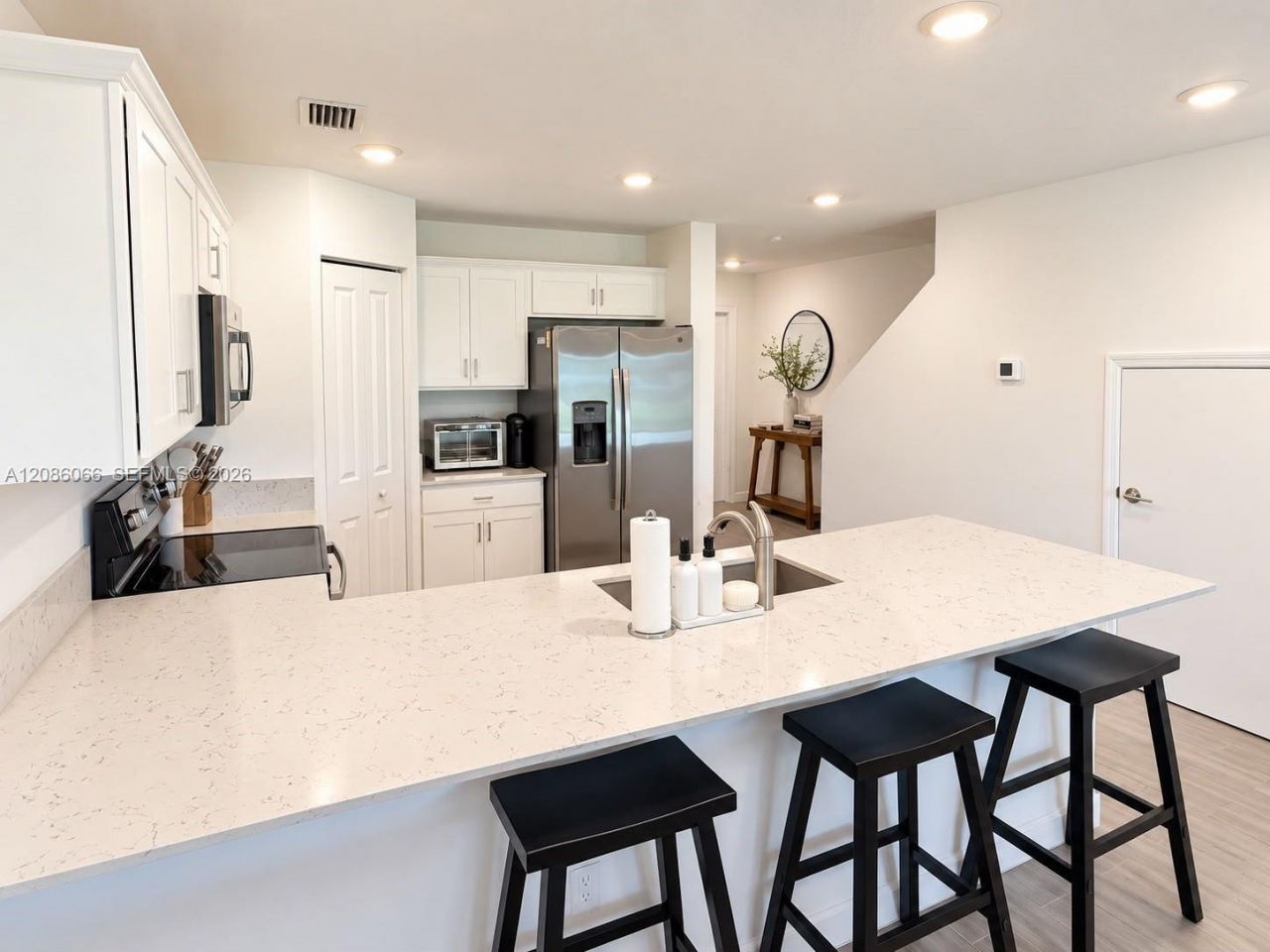 5013 Woods Edge Cir , Riviera Beach, FL 33410 Photo