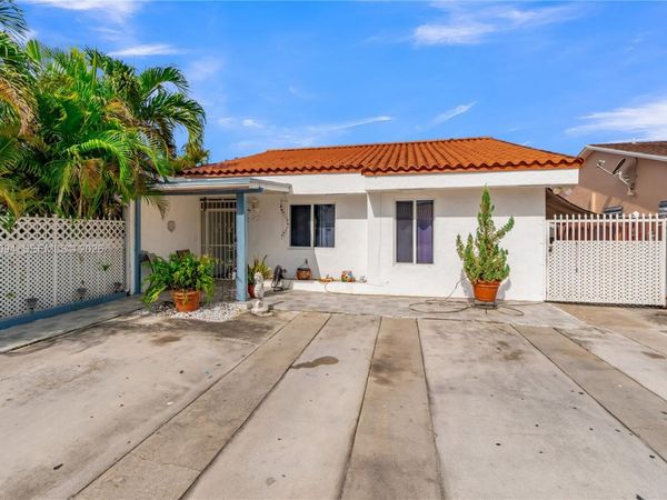 22 NW 108th Ct , Miami, FL 33172