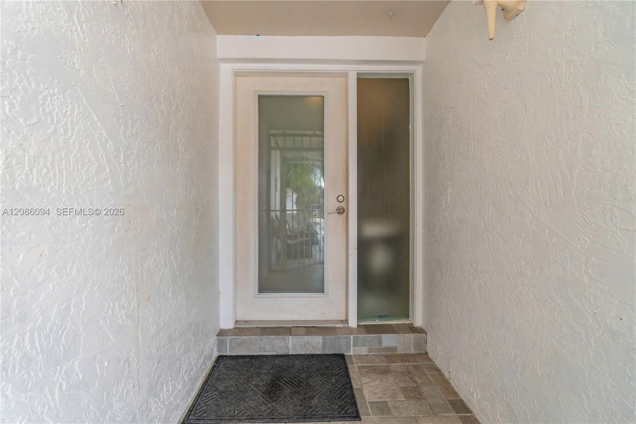22 NW 108th Ct, Miami, FL 33172 Photo
