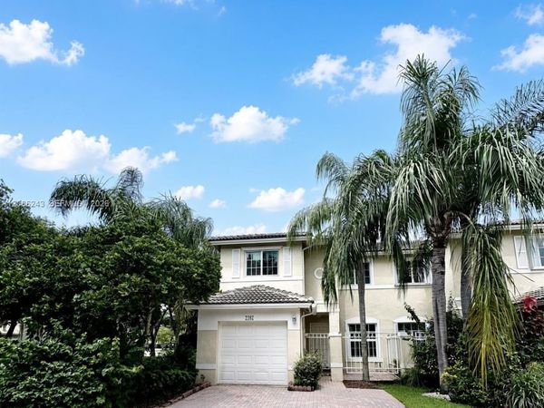 2297 NW 171st Ter, Pembroke Pines, FL 33028