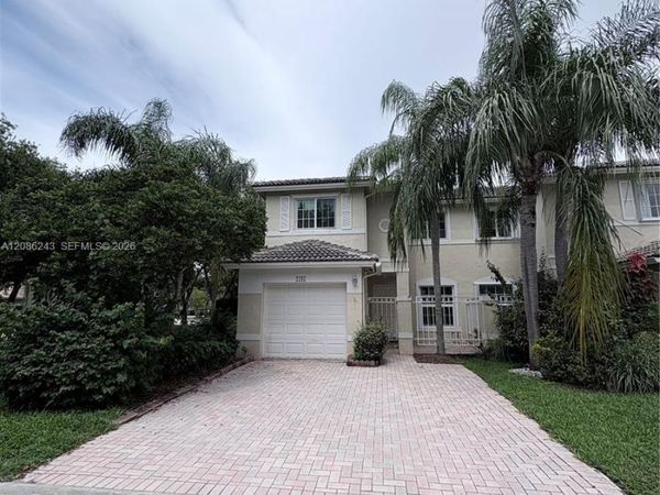 2297 NW 171st Ter , Pembroke Pines, FL 33028
