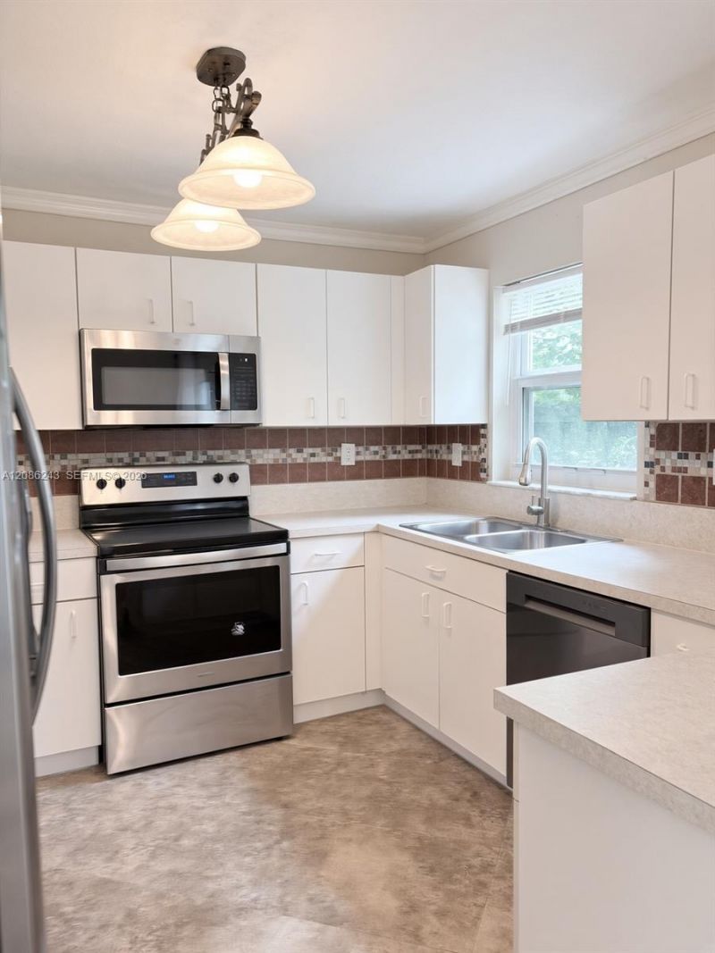 2297 NW 171st Ter, Pembroke Pines, FL 33028 Photo