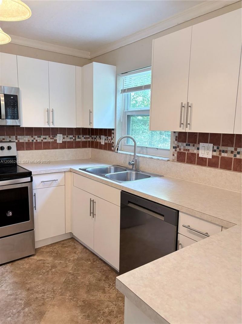 2297 NW 171st Ter, Pembroke Pines, FL 33028 Photo