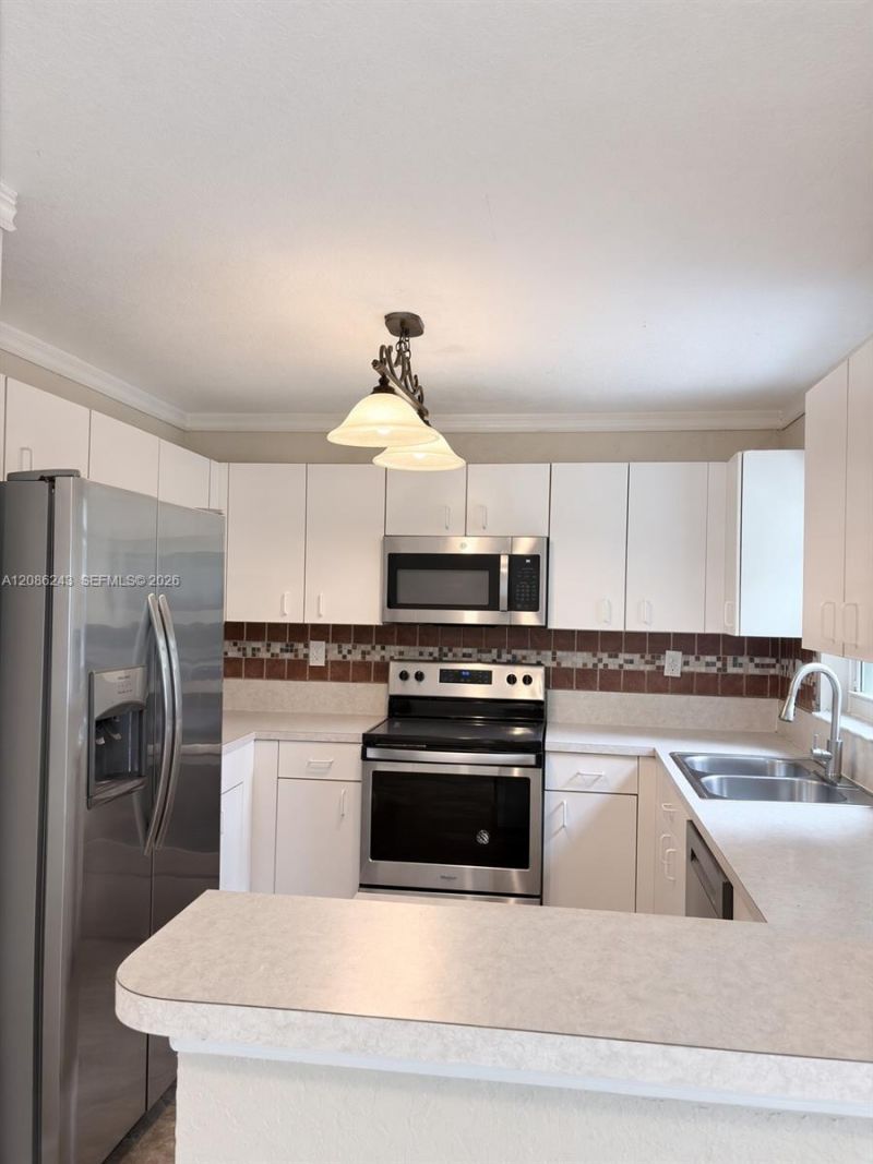 2297 NW 171st Ter, Pembroke Pines, FL 33028 Photo