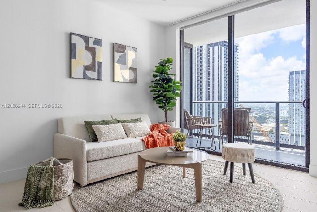 159 NE 6th St, Unit 2704, Miami, FL 33132 Photo