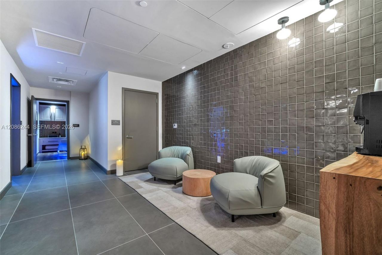 159 NE 6th St, Unit 2704, Miami, FL 33132 Photo