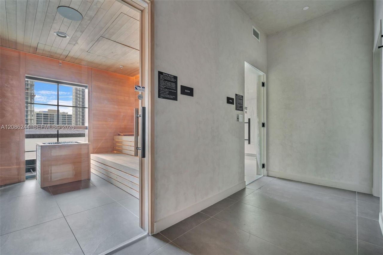 159 NE 6th St, Unit 2704, Miami, FL 33132 Photo