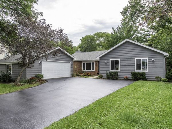 579 Phillips Circle , Antioch, IL 60002