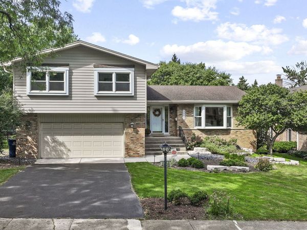3904 Saratoga Avenue , Downers Grove, IL 60515
