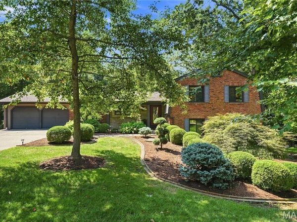 1926 Grassy Ridge Road, Kirkwood, MO 63122