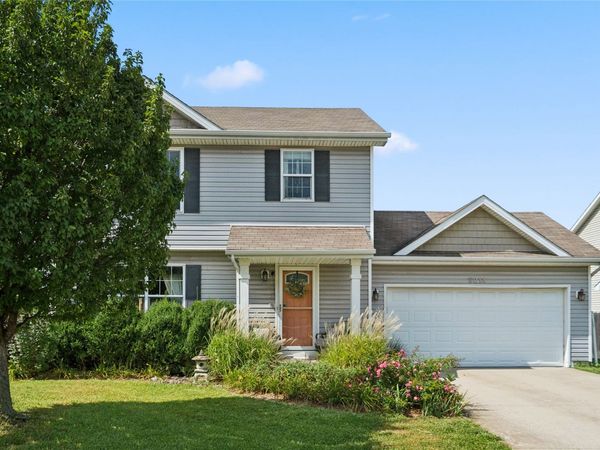 5814 NW 106th Street, Johnston, IA 50131