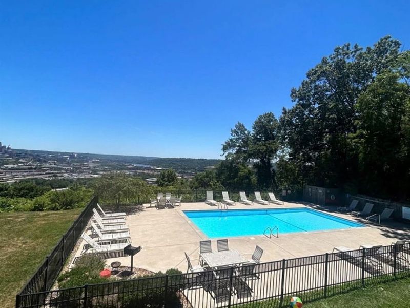 2701 Lehman Road, Unit A18, Cincinnati, OH 45204 Photo 6