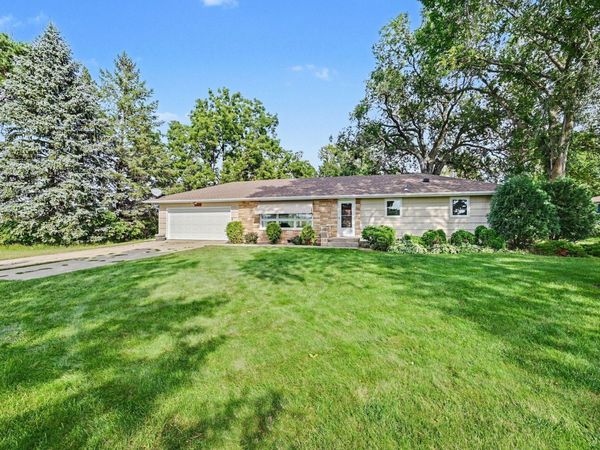 38267 Sisters Lane , Montgomery, MN 56069