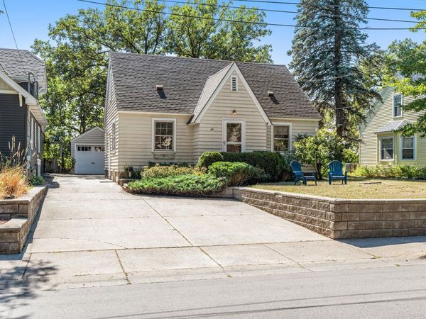 141 Riverside Drive NE, Saint Cloud, MN 56304