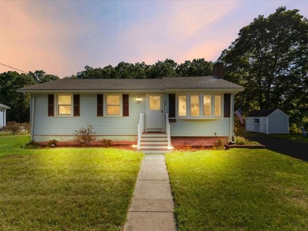 109 Lincoln Rd, Rockland, MA 02370