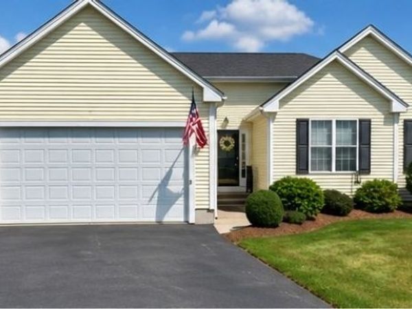 3 Deirdre Cir, Unit 6, Rehoboth, MA 02769