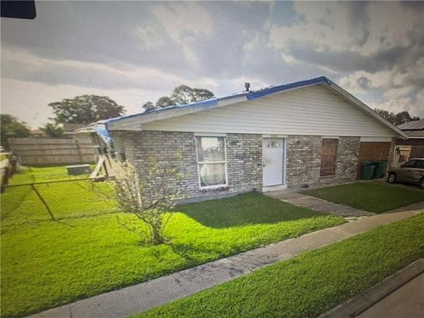 1064 SANDALWOOD Drive, Harvey, LA 70058