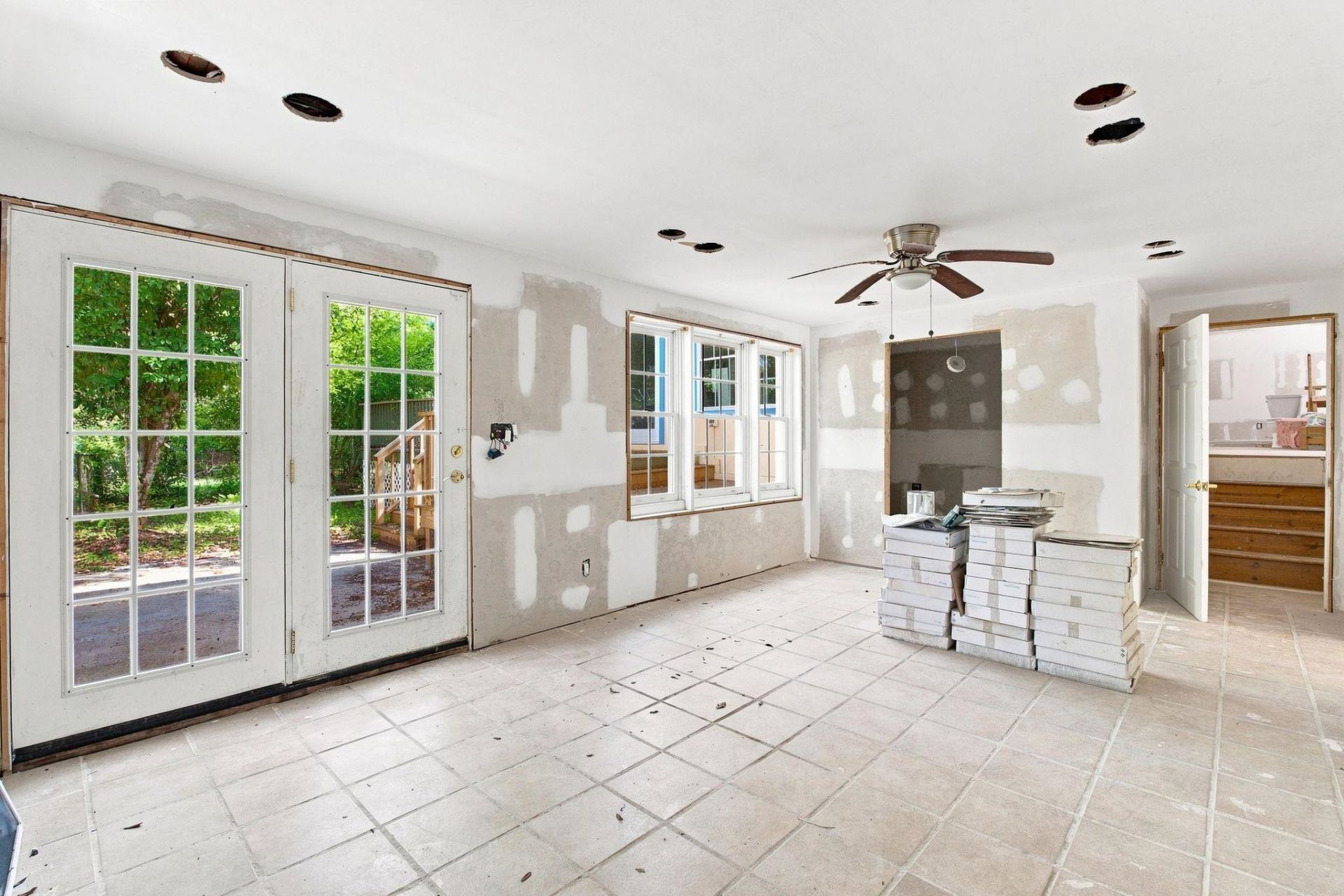 462 Lakeshore Dr. Photo 18