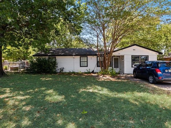1704 S Clay Street , Kaufman, TX 75142