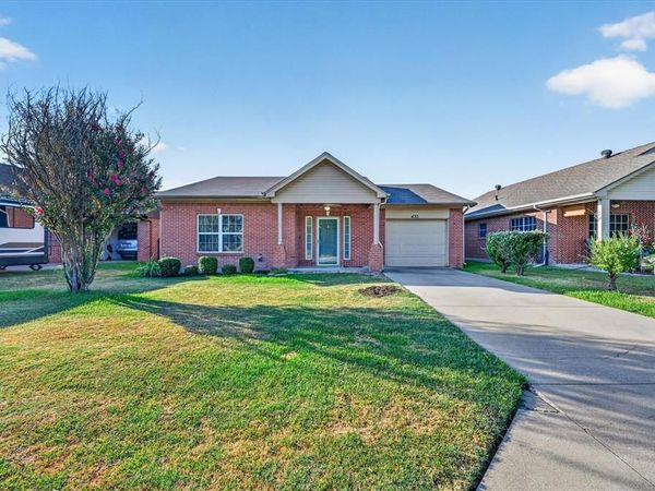 433 Oak Street , Burleson, TX 76028