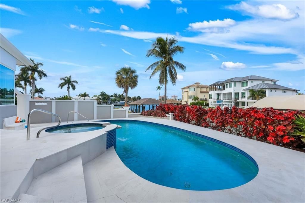 375 Germain Ave, Naples, FL 34108 Photo