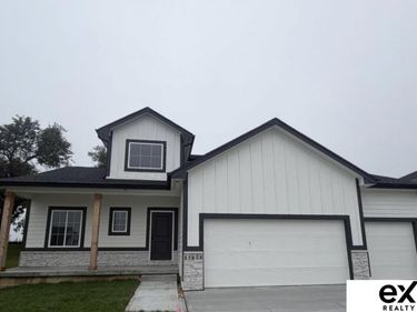 17608 Potter Street, Bennington, NE 68007