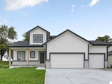 17608 Potter Street, Bennington, NE 68007