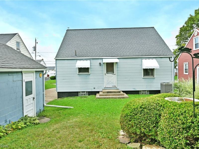 1053 Washington Avenue, Girard, OH 44420 Photo 4