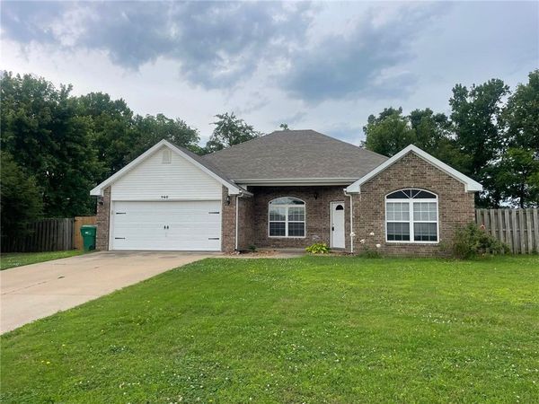 460 Kate Drive , Centerton, AR 72719
