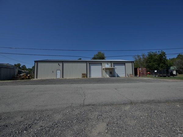205 Port Arthur Ave, Mena, AR 71953