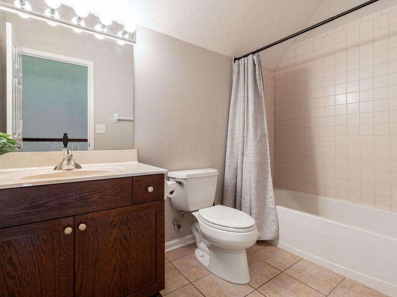 152 Creekside Green Drive, Unit 15, Gahanna, OH 43230 Photo 26