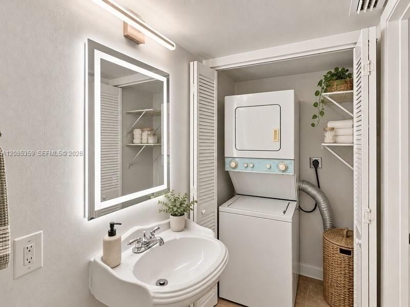 540 Brickell Key Dr, Unit 1603, Miami, FL 33131 Photo