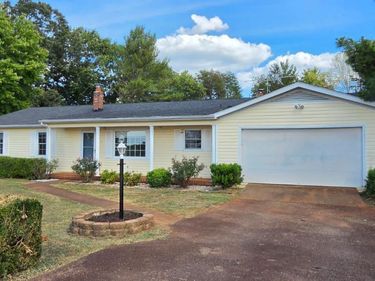 304 Weatherford Drive, Gretna, VA 24557