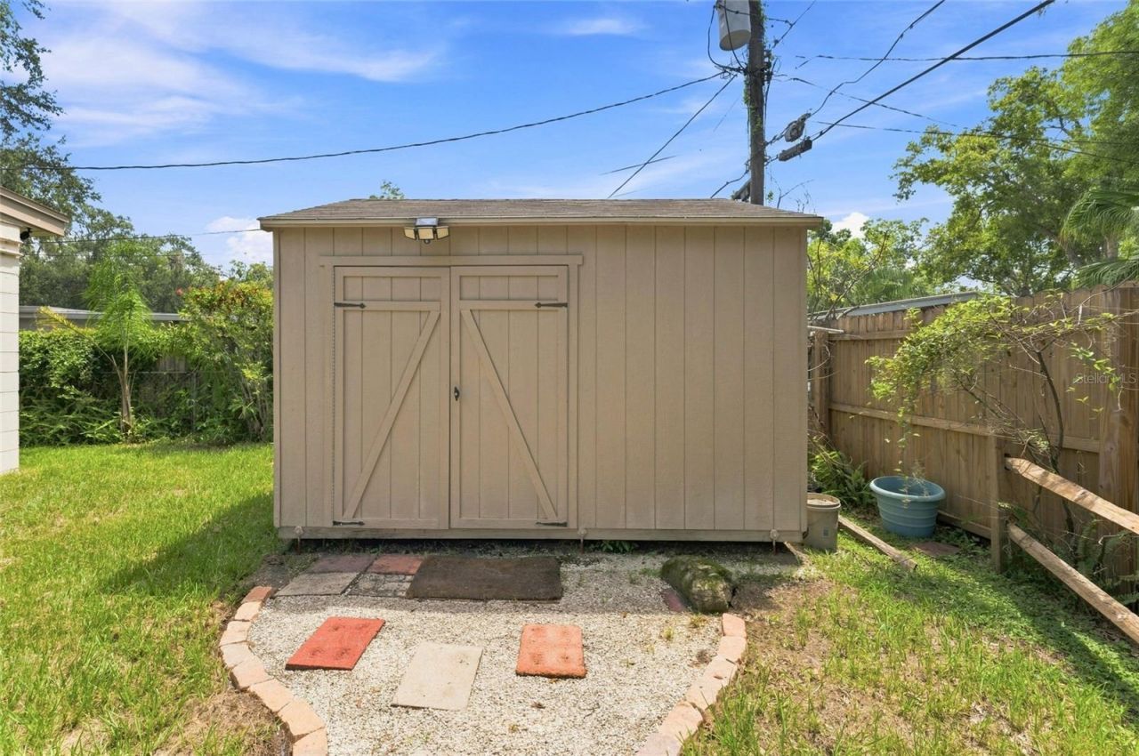 809 E River Drive, Temple Terrace, FL 33617 Photo