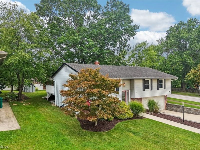 5750 Skyline Drive, Seven Hills, OH 44131 Photo 3