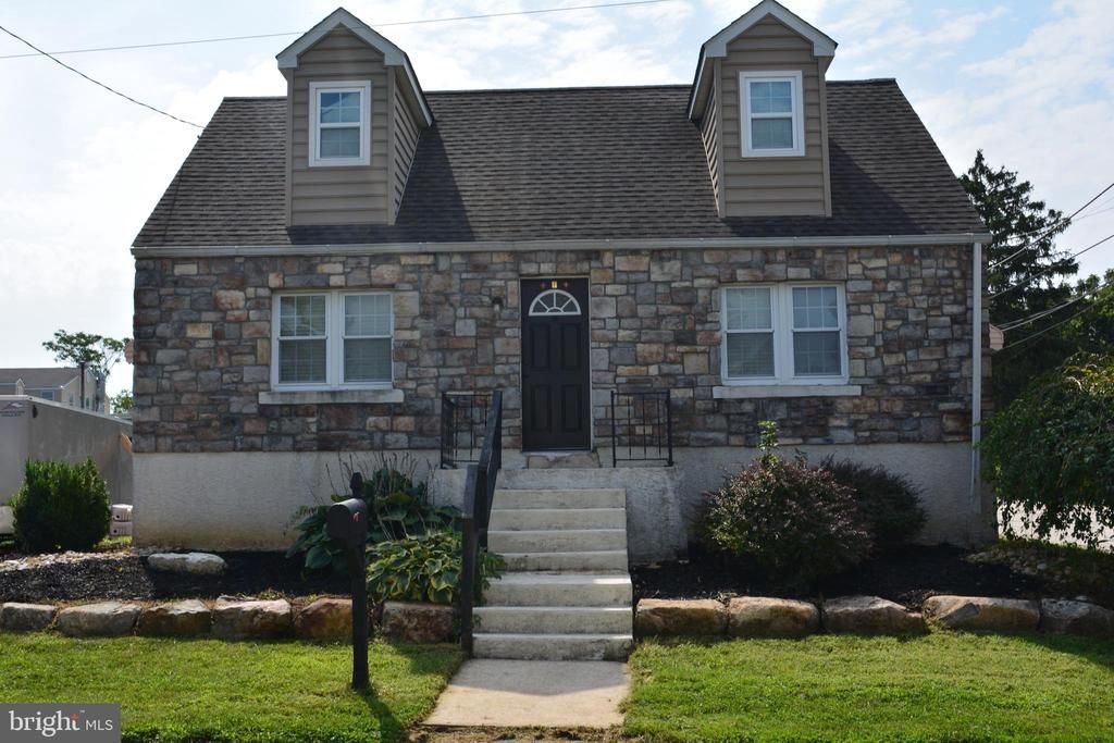 26 S BARRY AVENUE , NORRISTOWN, PA 19403
