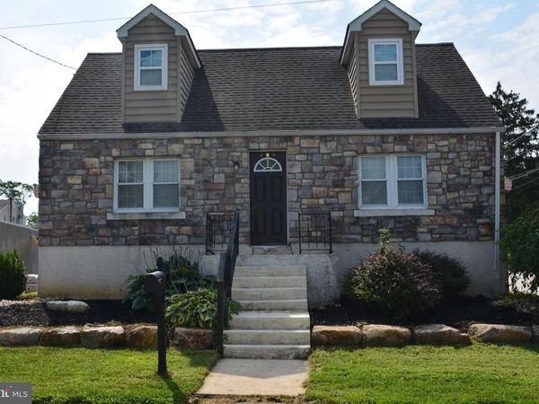 26 S BARRY AVENUE , NORRISTOWN, PA 19403