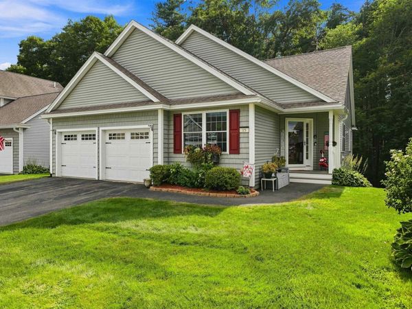 15 Tiffany Circle, Hudson, NH 03051