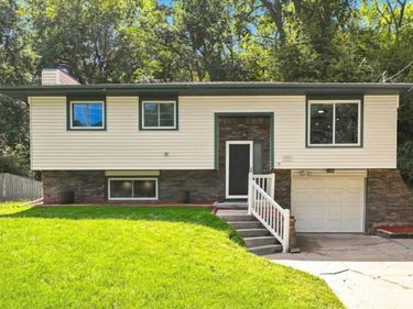 329 DELONG Avenue, COUNCIL BLUFFS, IA 51503