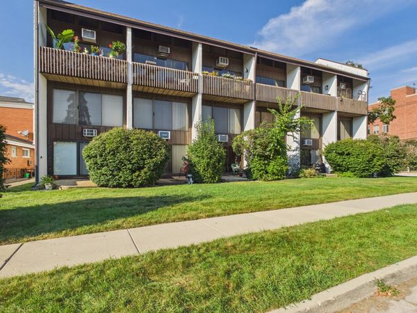 1296 E Washington Street , Unit 12, Des Plaines, IL 60016