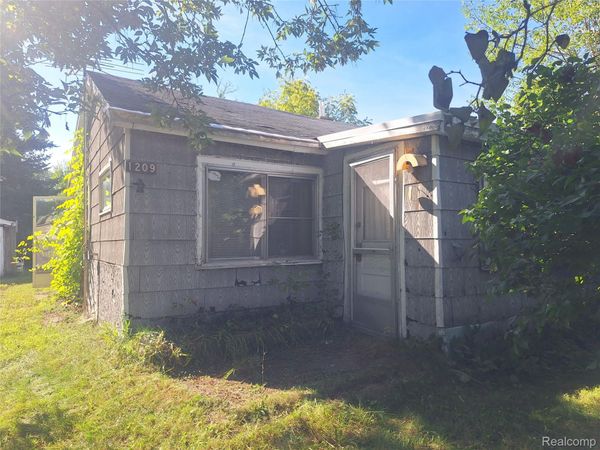 1209 Dandy Street , Cadillac, Mi 49601