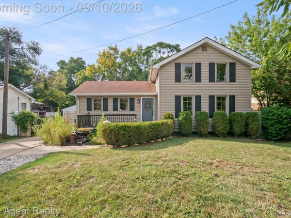 40695 Moravian Drive, Clinton Township, Mi 48036